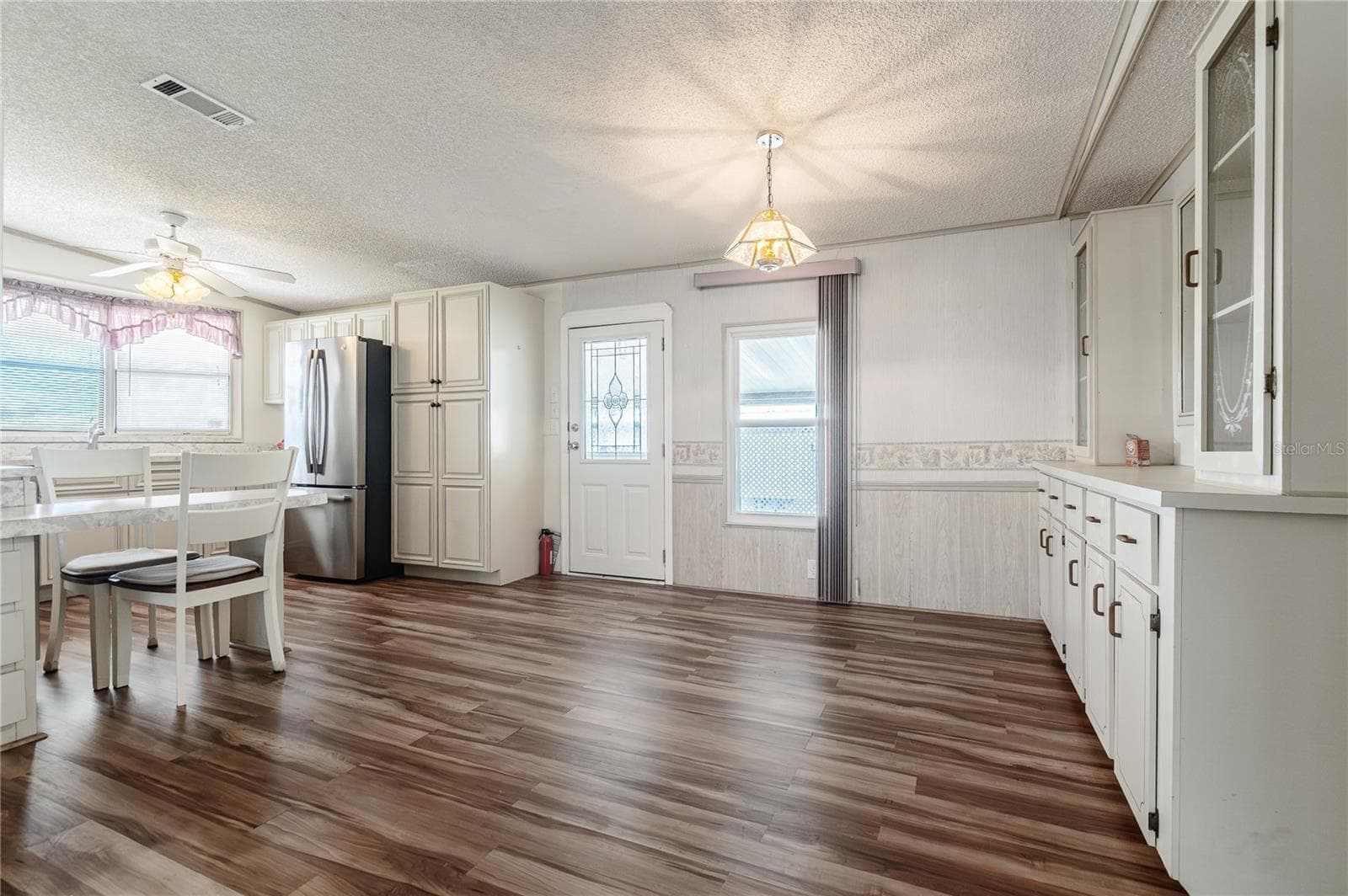 Manufactured Home at 1725 QUAIL HILL DR, LAKELAND, photo 9 of 26