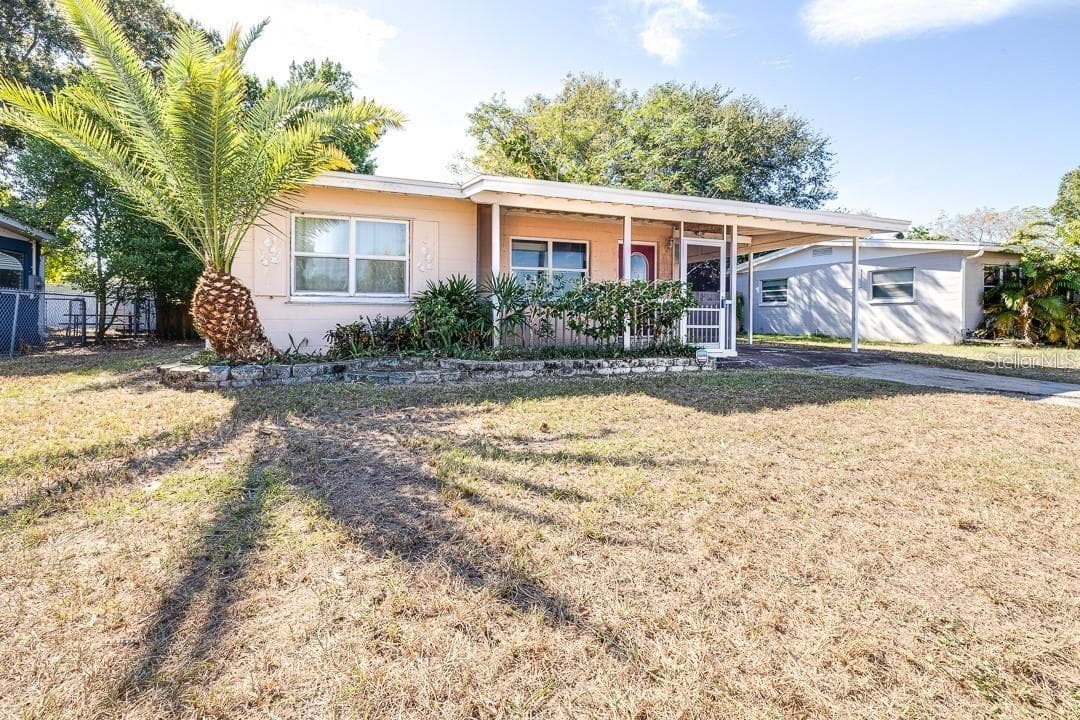 Single Family Residence at 4762 54TH AVE N, ST PETERSBURG, photo 3 of 24