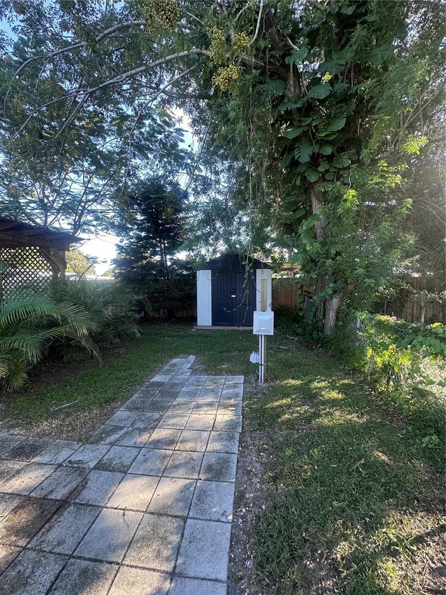 Single Family Residence at 4762 54TH AVE N, ST PETERSBURG, photo 22 of 24