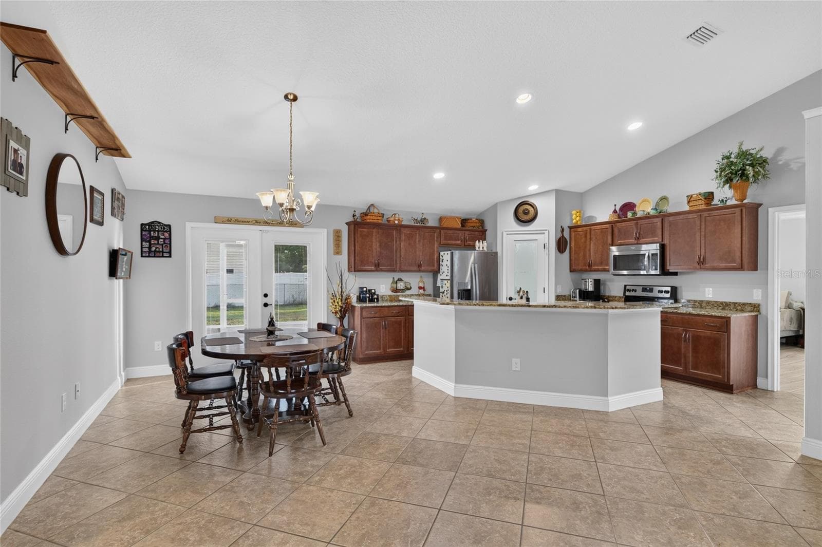 Single Family Residence at 8340 SE 159TH LN, SUMMERFIELD, photo 15 of 49