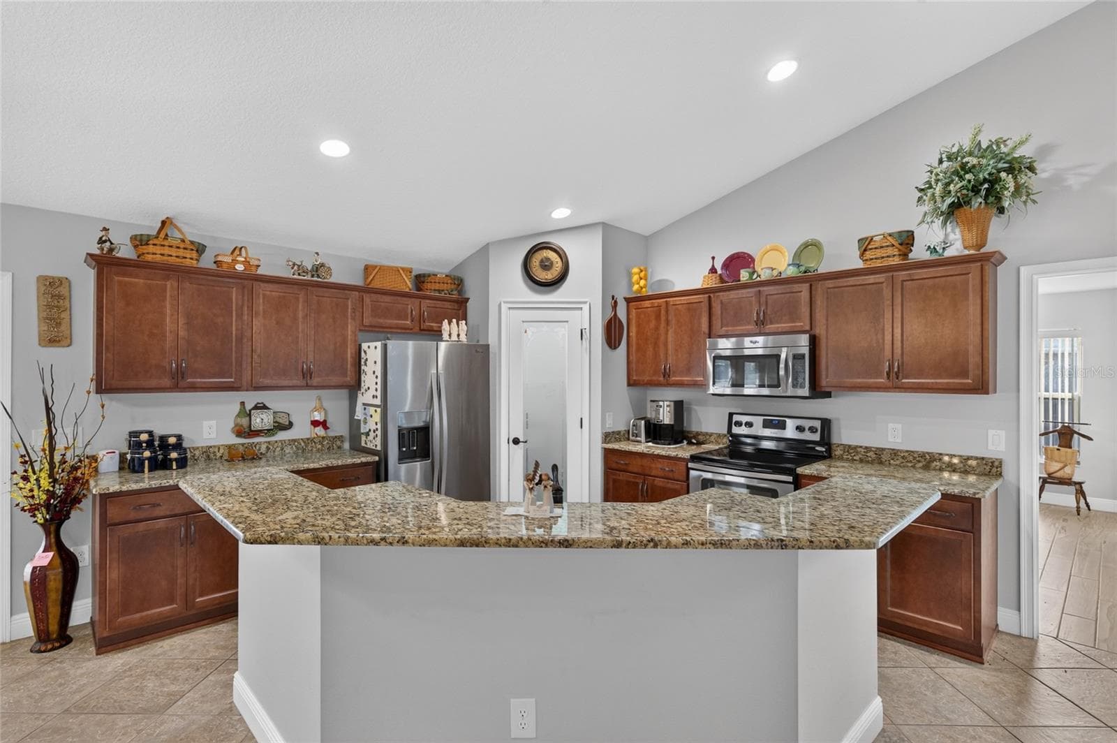 Single Family Residence at 8340 SE 159TH LN, SUMMERFIELD, photo 18 of 49