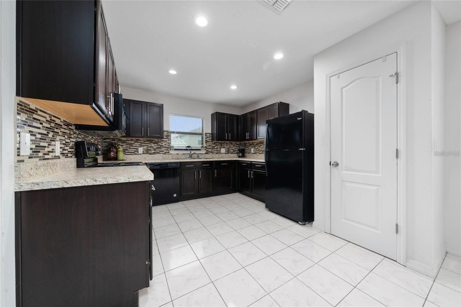 Single Family Residence at 1606 STEELY DR, DUNDEE, photo 16 of 36