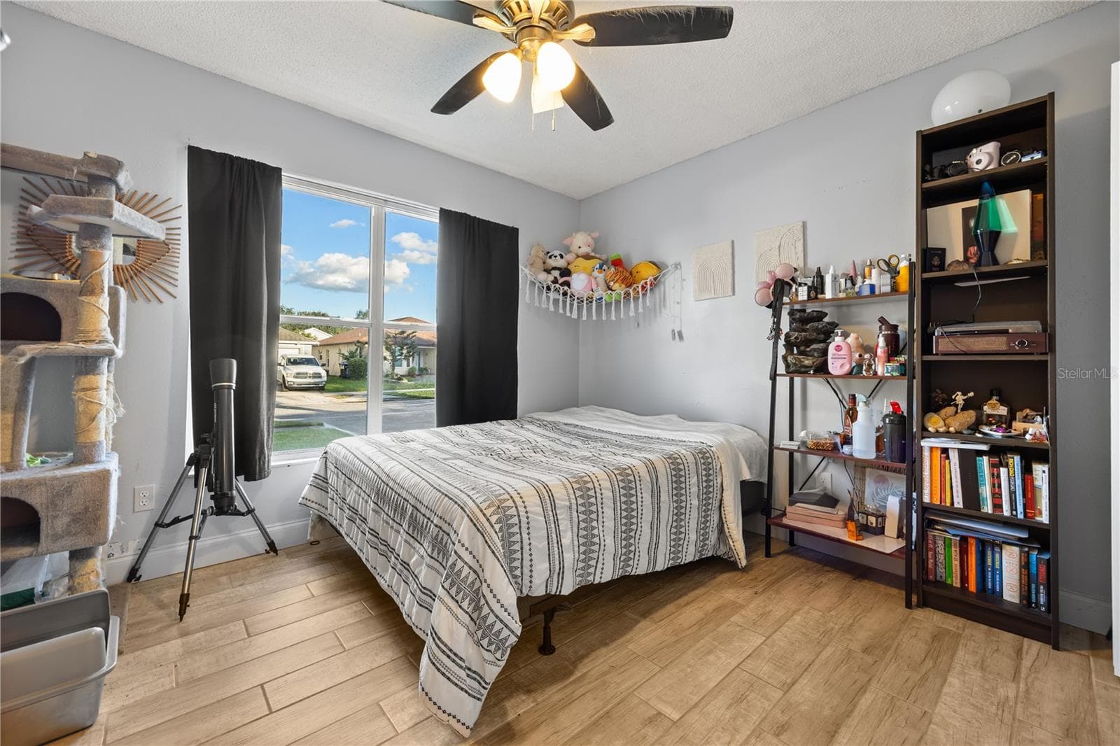 Single Family Residence at 2930 WOOLRIDGE DR, ORLANDO, photo 4 of 24