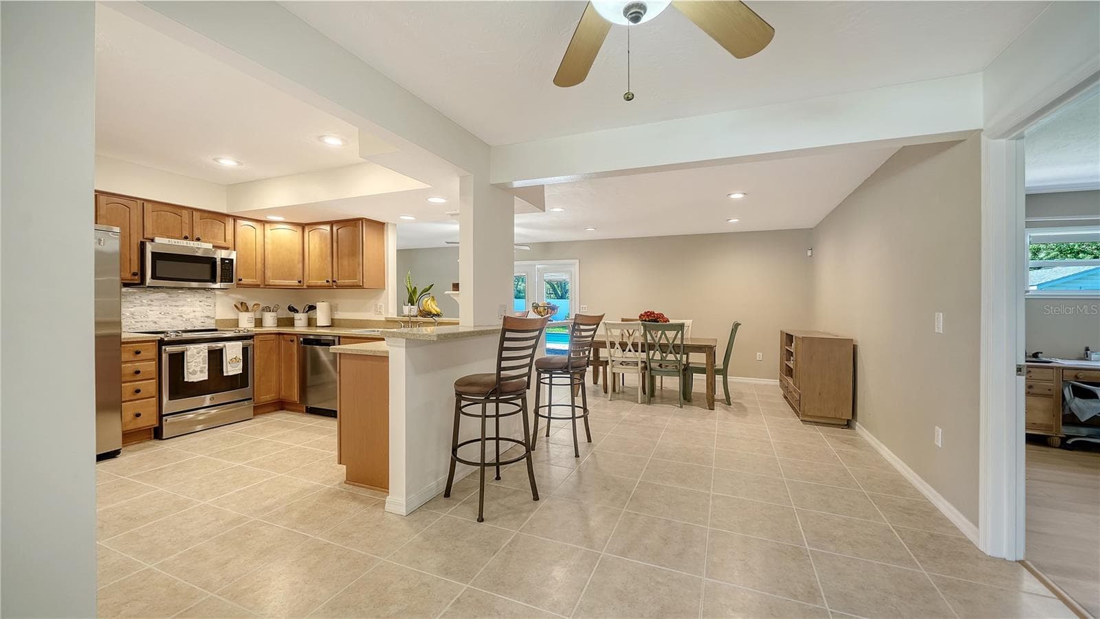 Kitchen & Dining Room - 2304 50TH ST W, BRADENTON