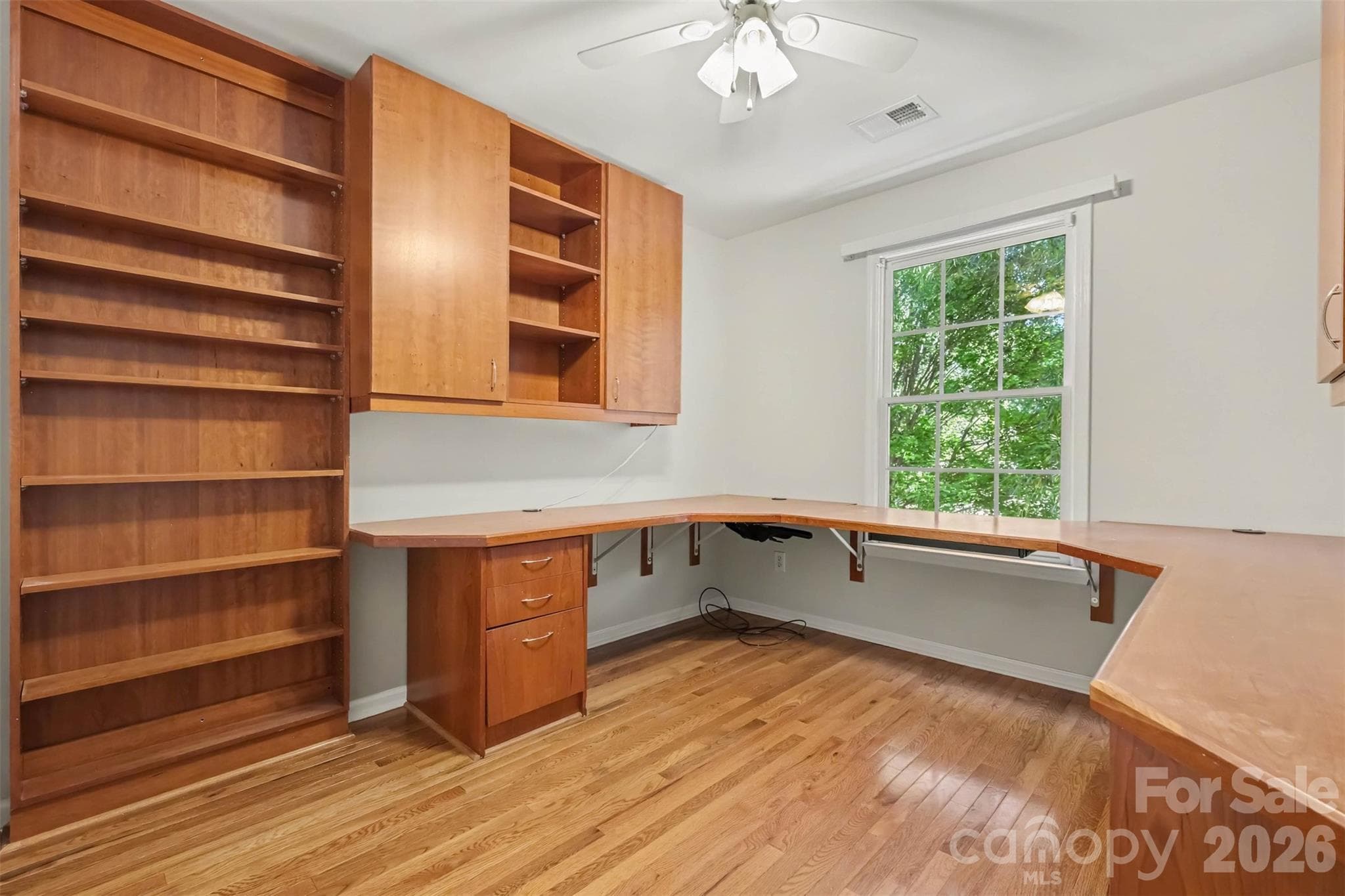 Single Family Residence at 2103 Sablewood Drive, Charlotte, photo 22 of 33
