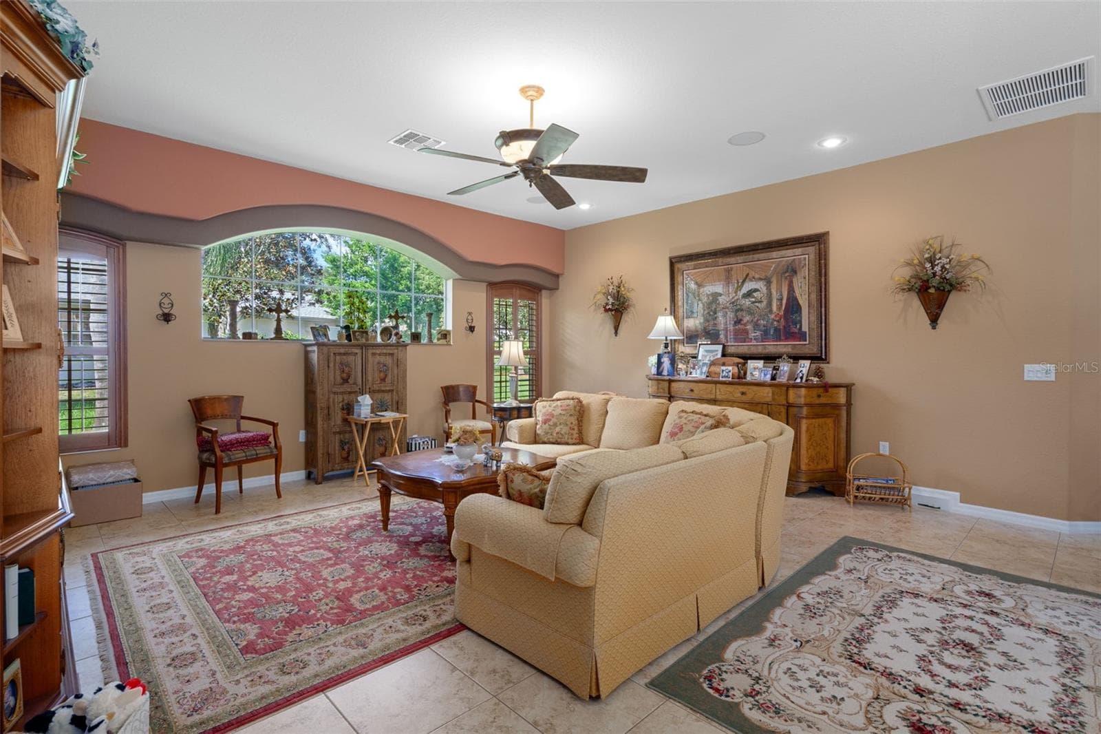 Family Room - 409 SILAS CT, SPRING HILL