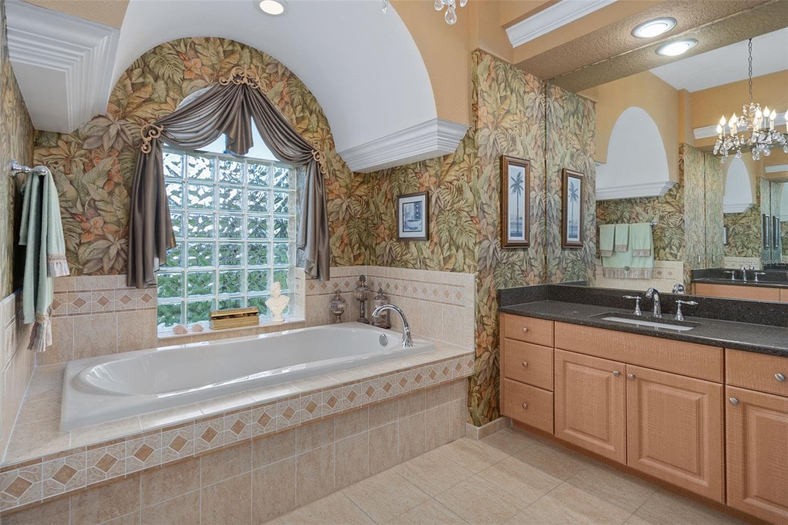 Master Bathroom - 409 SILAS CT, SPRING HILL