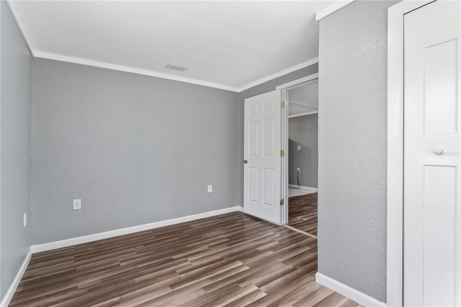 Single Family Residence at 630 N NASHUA AVE, FORT MEADE, photo 12 of 17