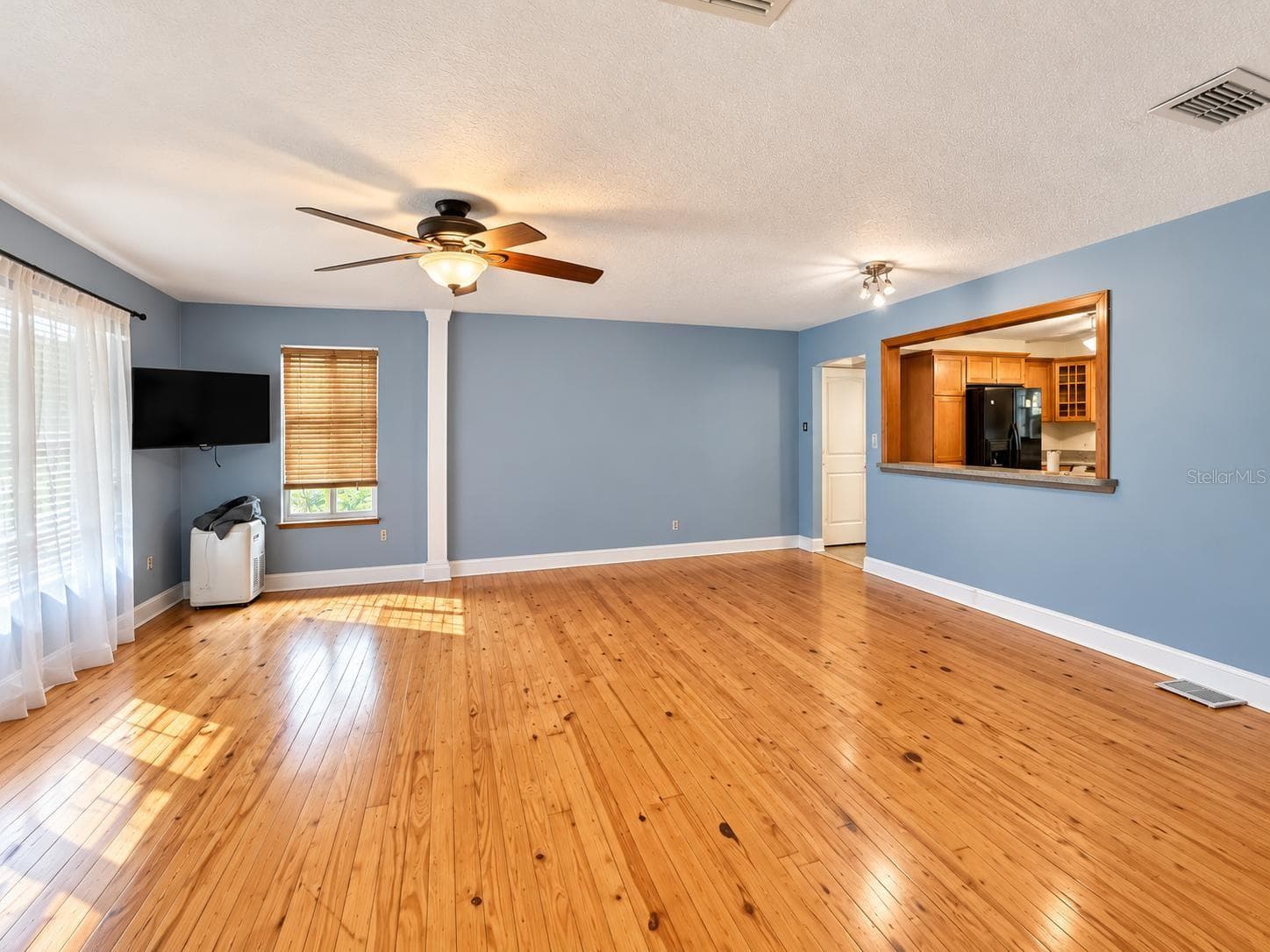 Living and dining area - 2640 BEVERLY AVE, WINTER PARK
