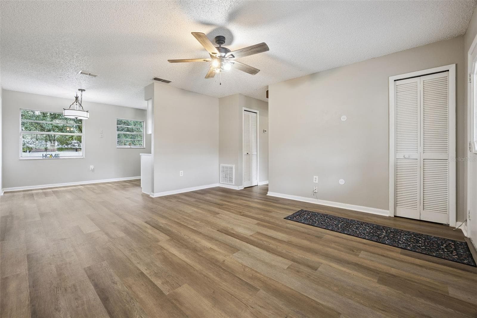 Living/Family Room - 416 WINNERS CIR, LADY LAKE
