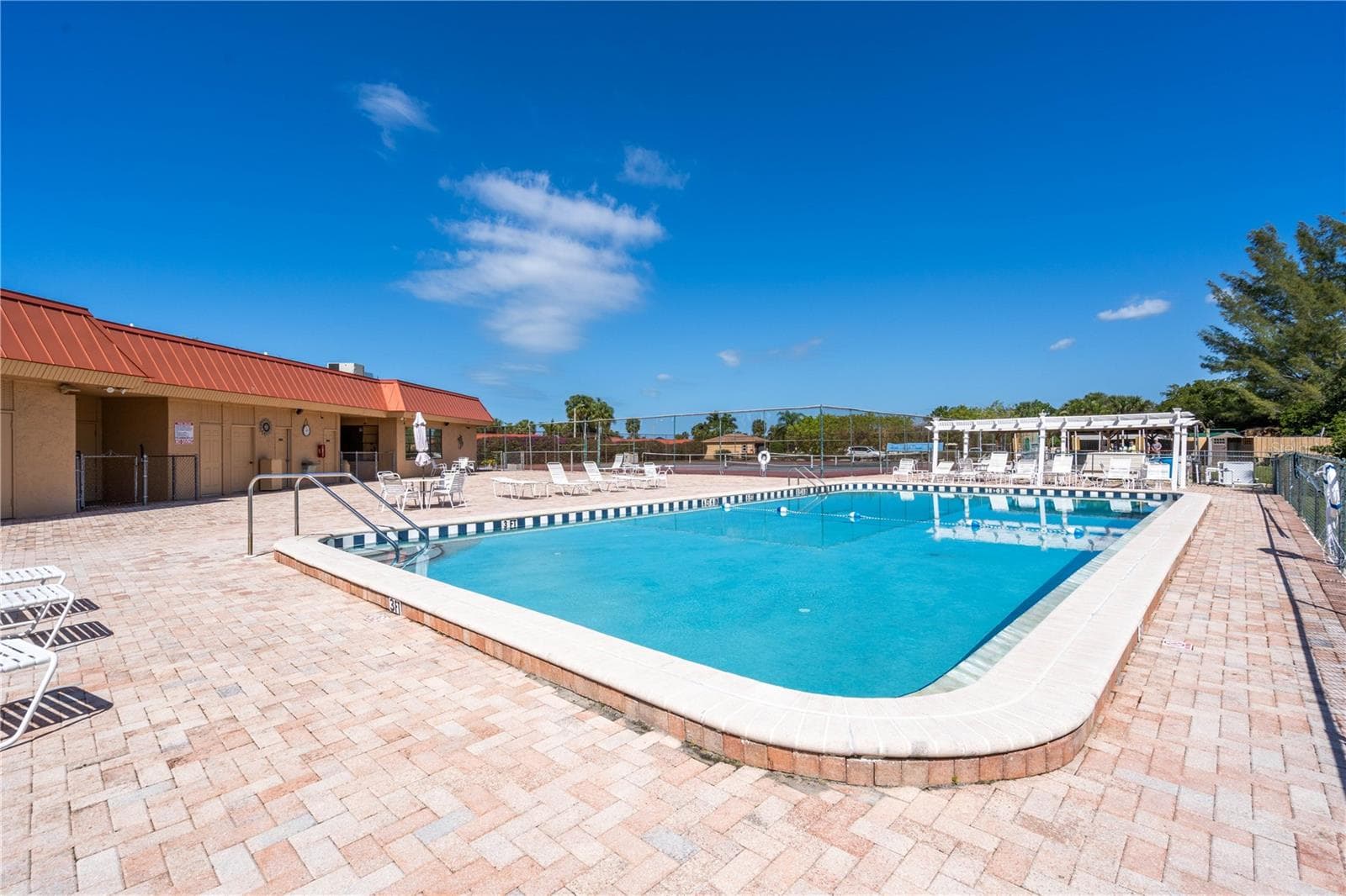 Condominium at 3849 CATALINA DR, BRADENTON, photo 33 of 44