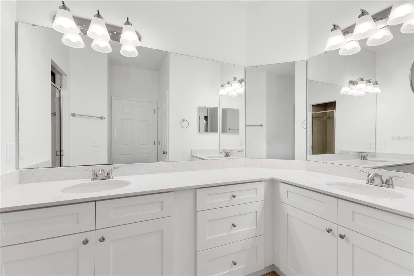 Townhouse at 2412 TEMPLE GROVE LN, KISSIMMEE, photo 17 of 33