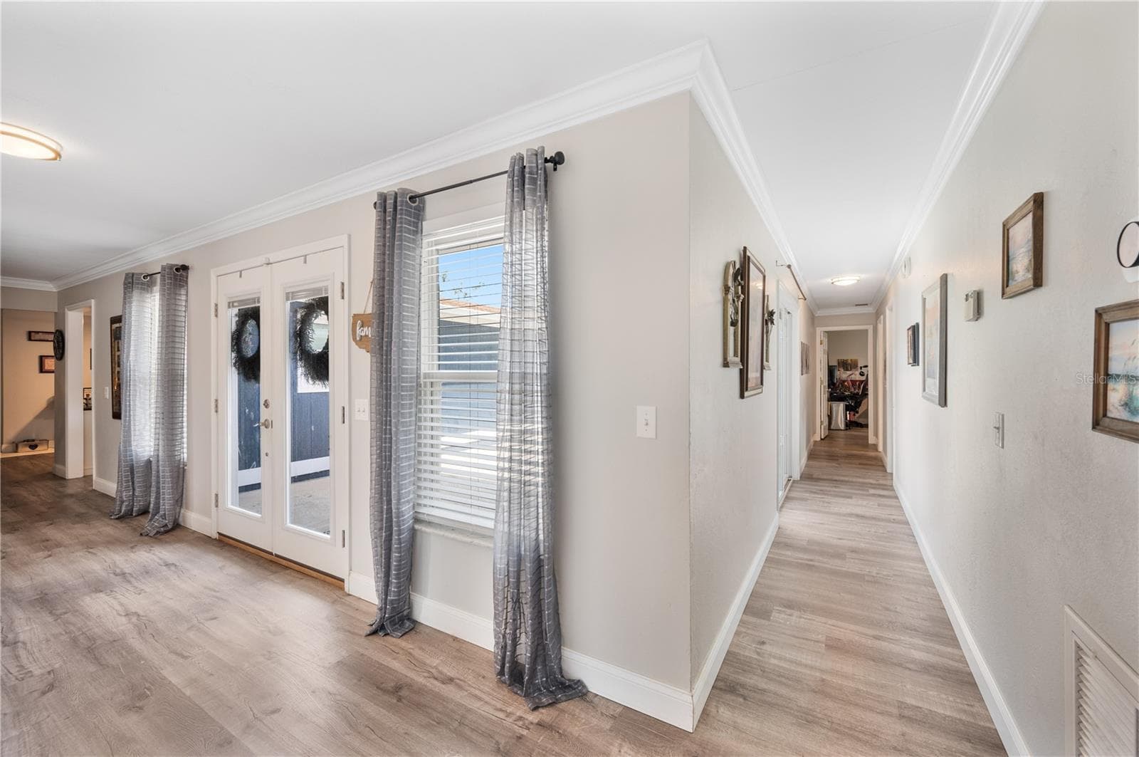 Single Family Residence at 1321 LAKE MIRIAM DR, LAKELAND, photo 4 of 44