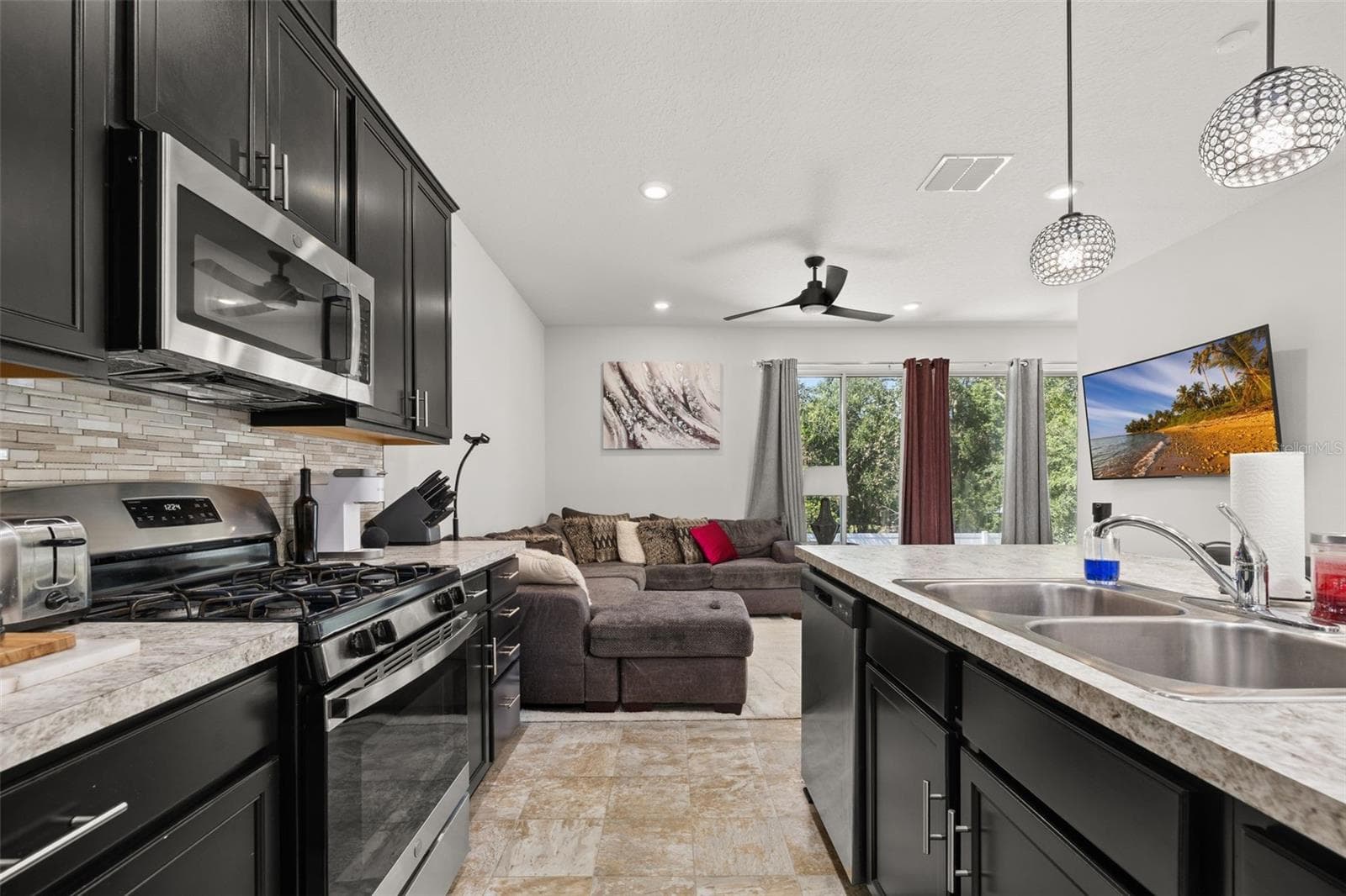 Single Family Residence at 5240 MEADOW SONG DR, OKAHUMPKA, photo 11 of 54