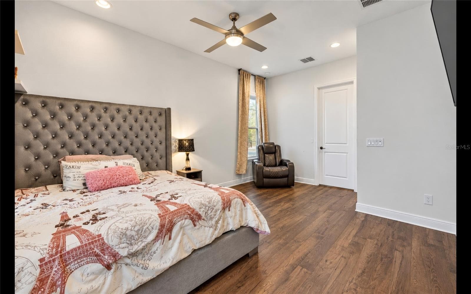 Single Family Residence at 19076 PLANETREE ST, ORLANDO, photo 10 of 36