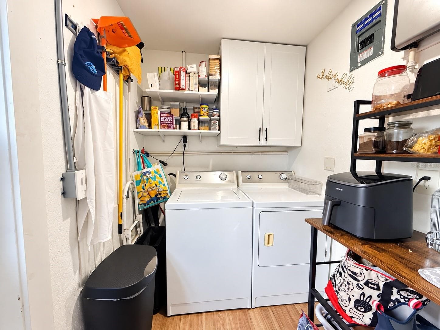 Laudry - 21077 MIDWAY BLVD, PORT CHARLOTTE