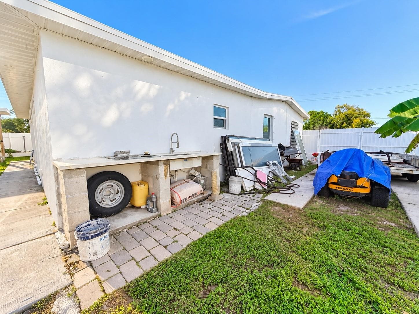 Fisherman Sink - 21077 MIDWAY BLVD, PORT CHARLOTTE