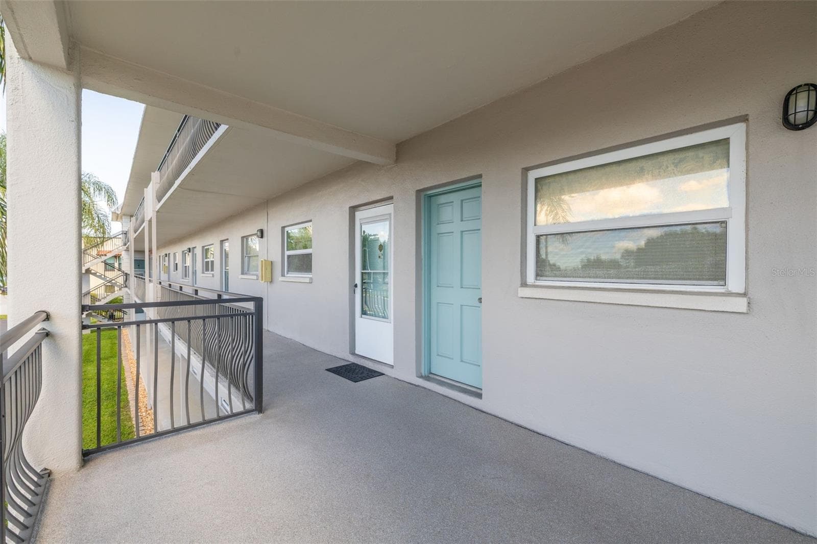 211 PASADENA AVE N #206