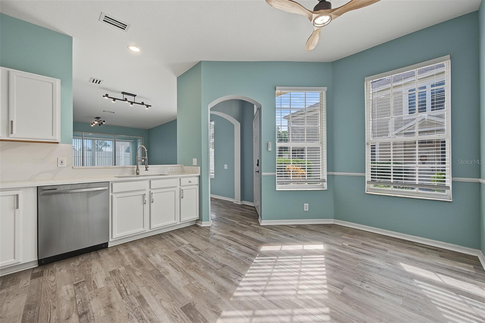 Eat In Space In Kitchen - 2555 NEWBERN DR, CLEARWATER