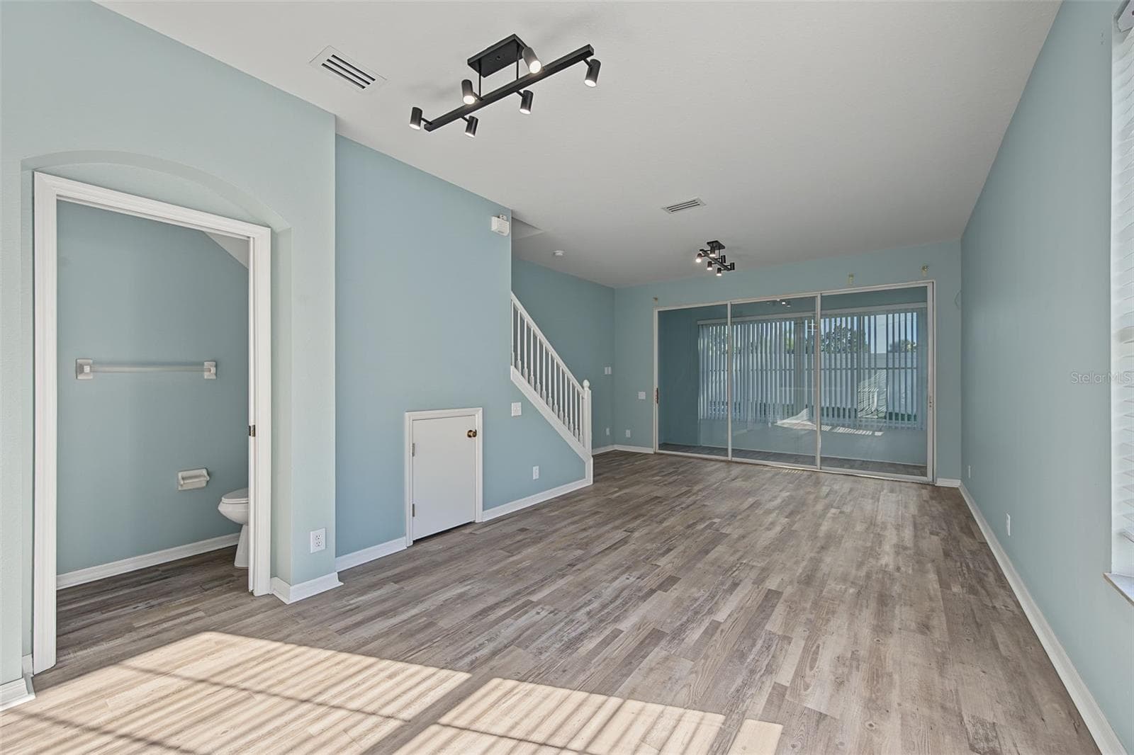 Living Room - 2555 NEWBERN DR, CLEARWATER