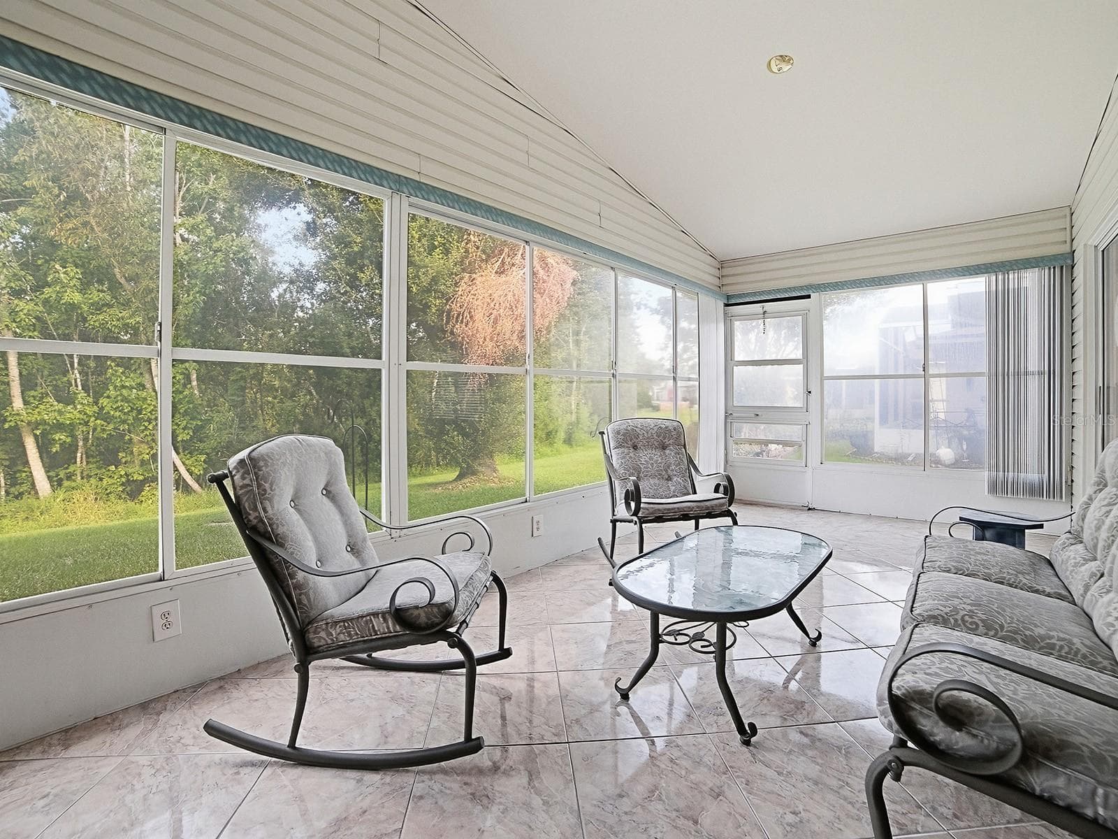 ENJOY THE VIEW - 424 RANCHWOOD DR, LEESBURG