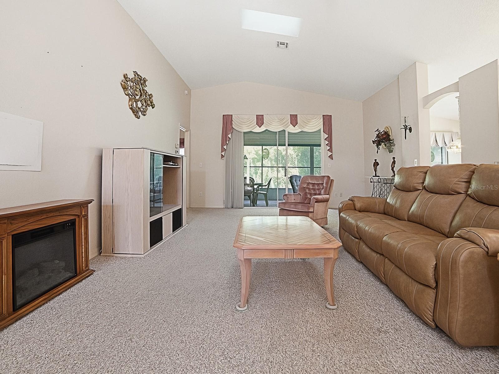 MAIN LIVING AREA - 424 RANCHWOOD DR, LEESBURG