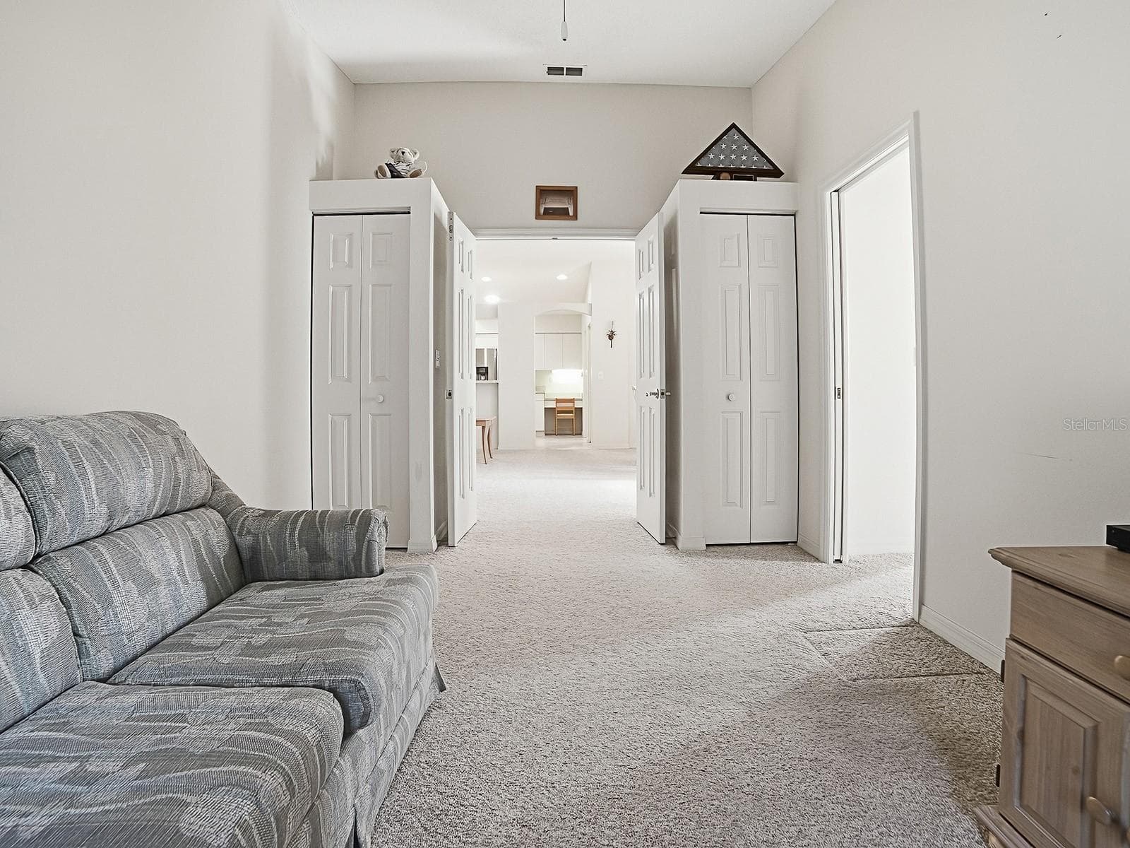 VIEW TO MAIN LIVING AREA - 424 RANCHWOOD DR, LEESBURG
