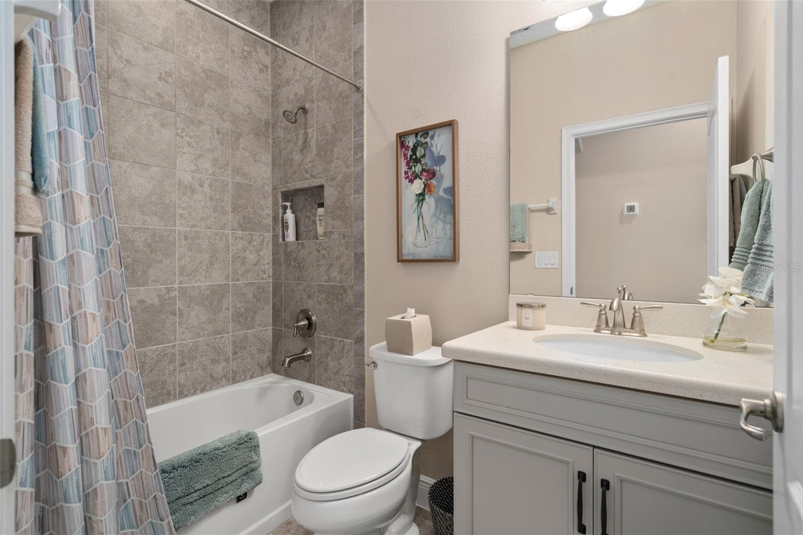 Bathroom 2 is adjacent to Bedroom 2 - 2607 CLEMSON RIDGE CT, CLERMONT