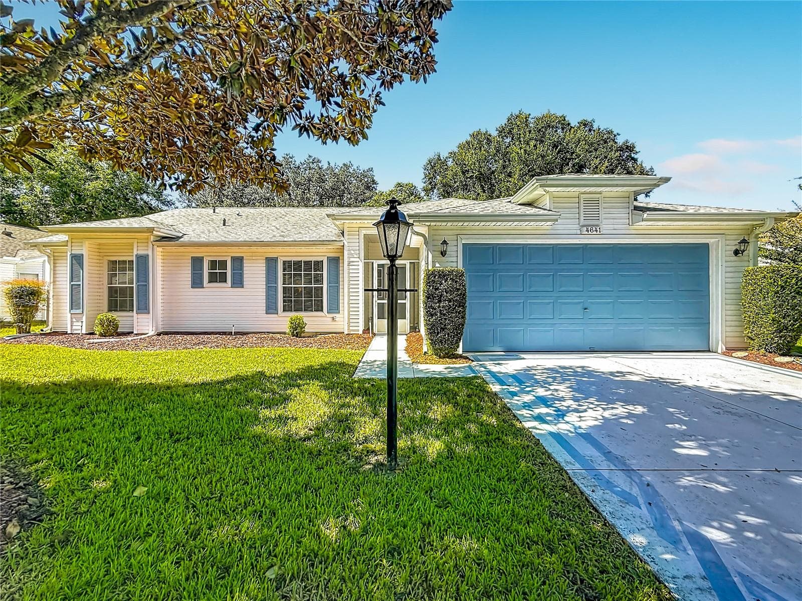 Single Family Residence at 4641 RIVER RIDGE DR, LEESBURG, photo 2 of 92