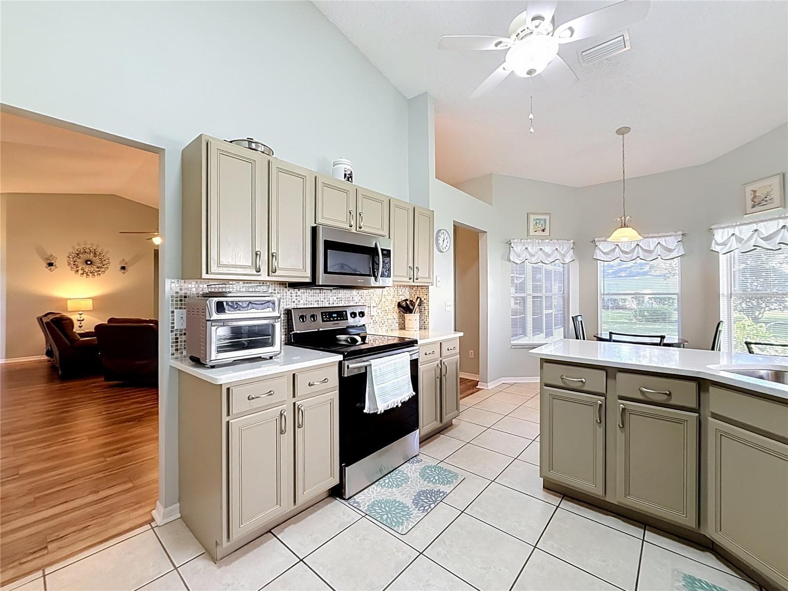 Single Family Residence at 4641 RIVER RIDGE DR, LEESBURG, photo 11 of 92
