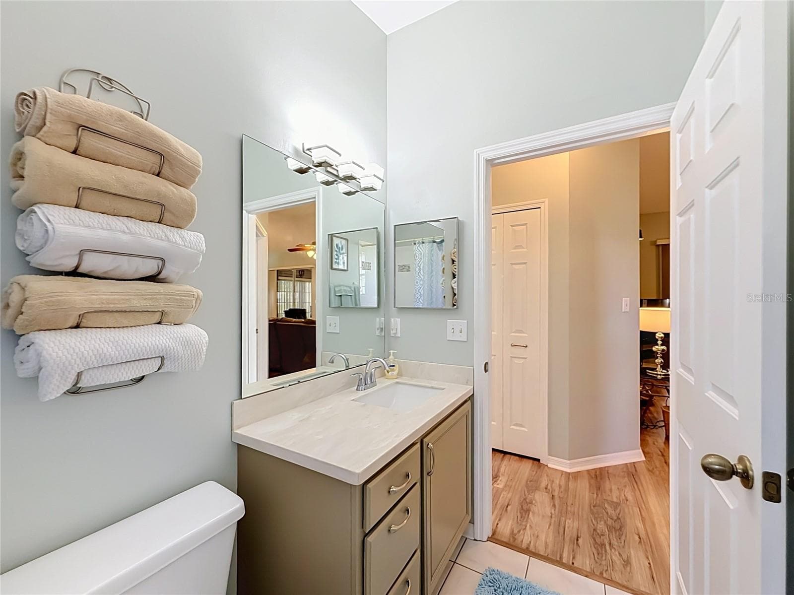 2nd Bathroom - 4641 RIVER RIDGE DR, LEESBURG