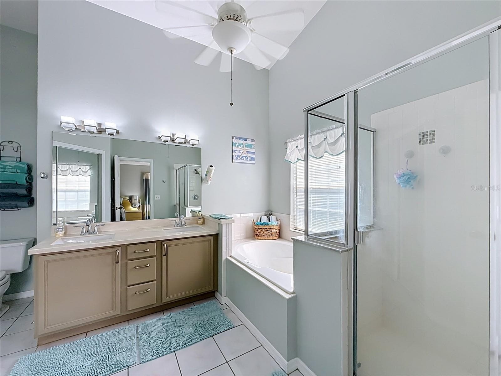 Main Bathroom - 4641 RIVER RIDGE DR, LEESBURG