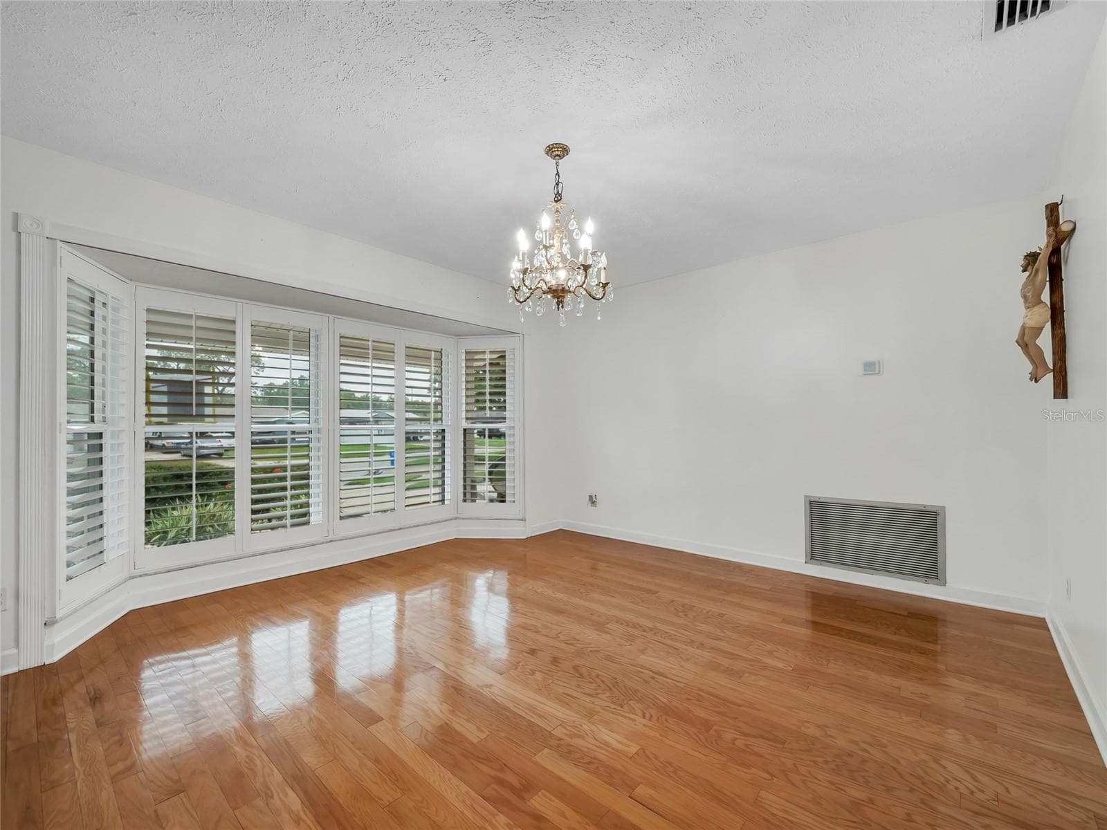 Single Family Residence at 8344 FOUNTAIN AVE, TAMPA, photo 12 of 54