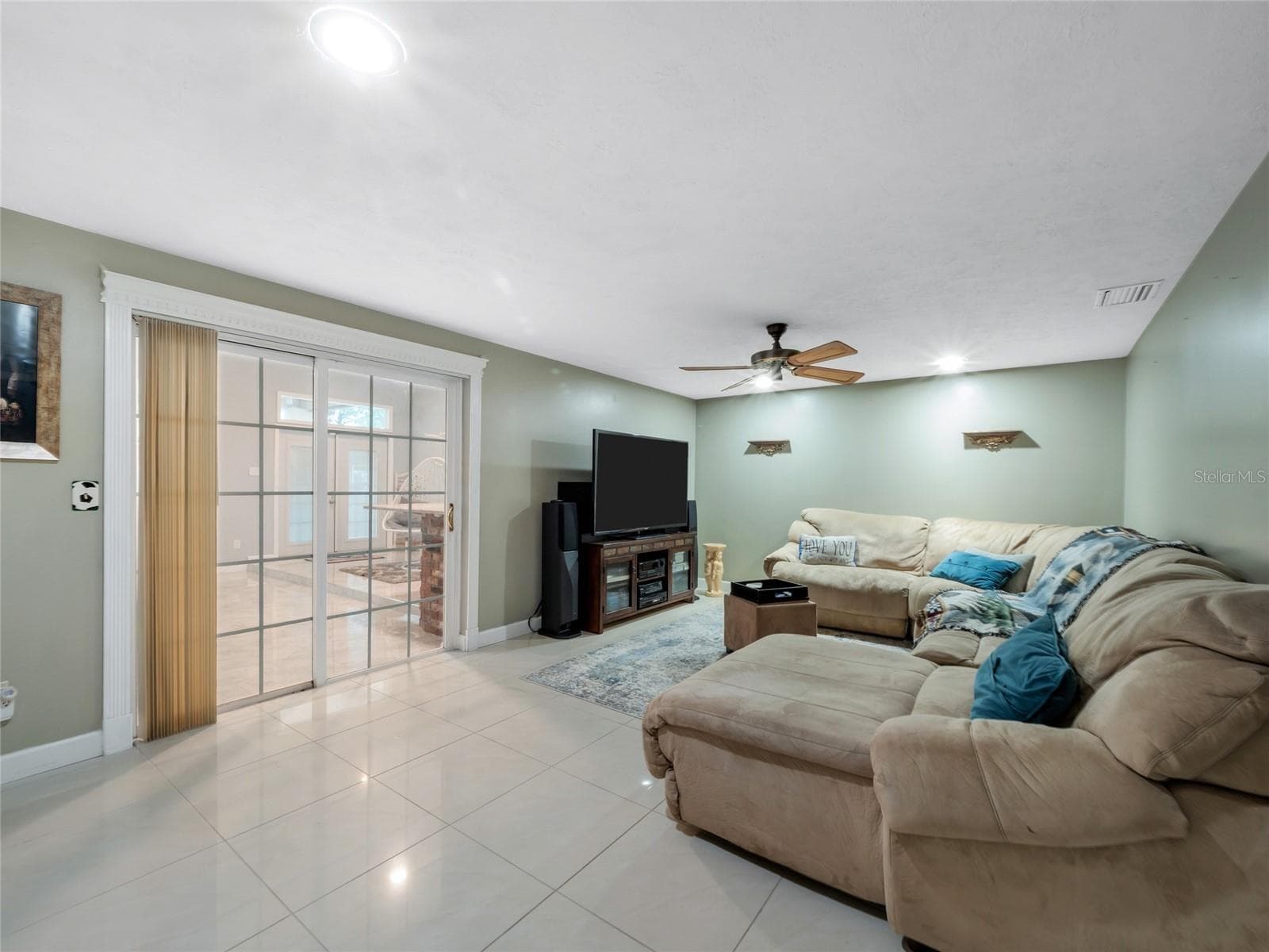 Single Family Residence at 8344 FOUNTAIN AVE, TAMPA, photo 22 of 54