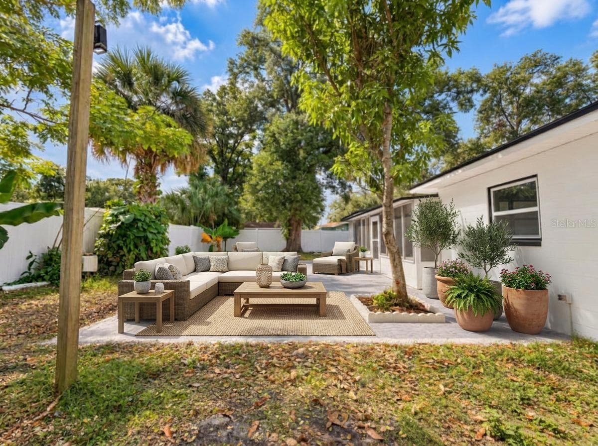 Ai Staging - 1112 W HIAWATHA ST, TAMPA