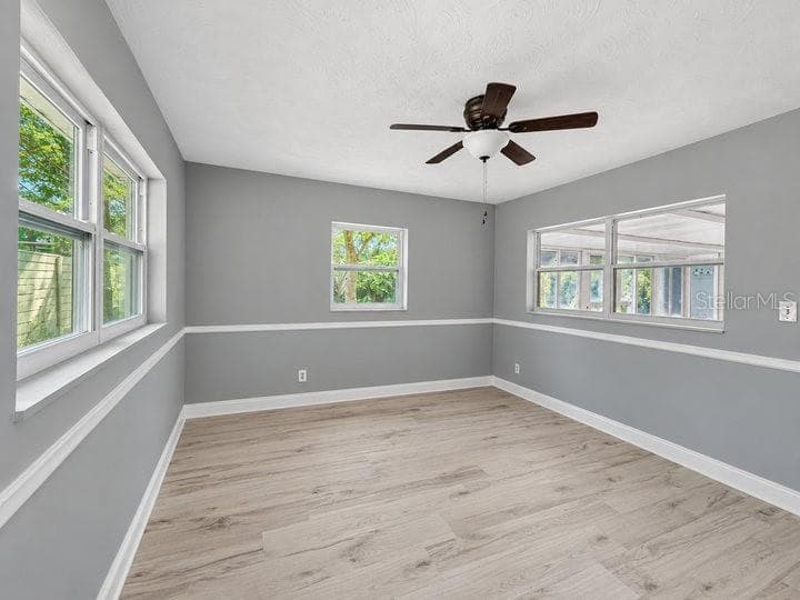 Single Family Residence at 1112 W HIAWATHA ST, TAMPA, photo 12 of 26