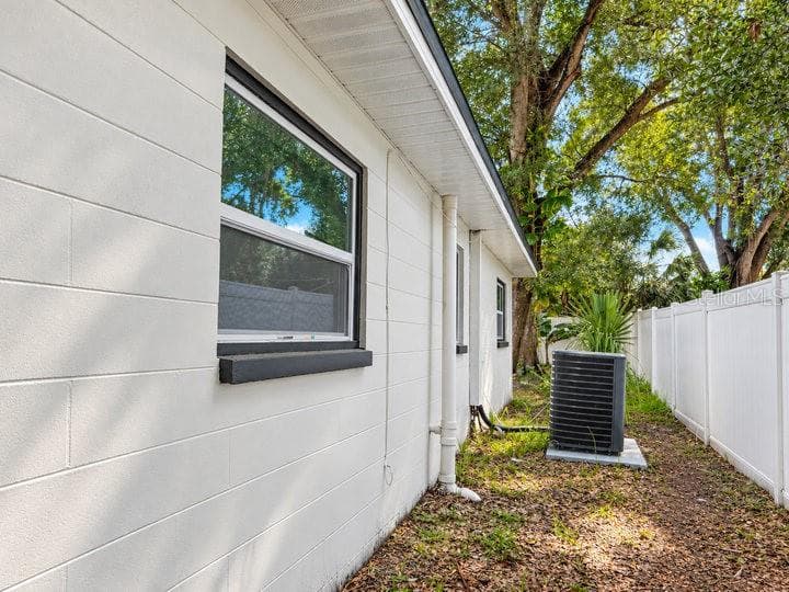 Single Family Residence at 1112 W HIAWATHA ST, TAMPA, photo 24 of 26