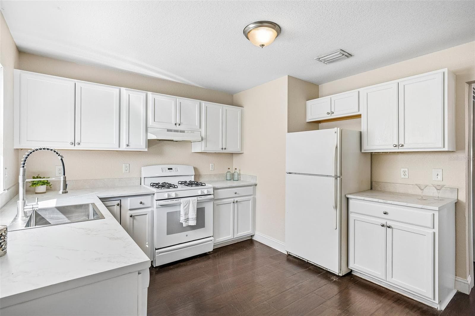 Duplex at 1646 28TH AVE N, ST PETERSBURG, photo 18 of 43