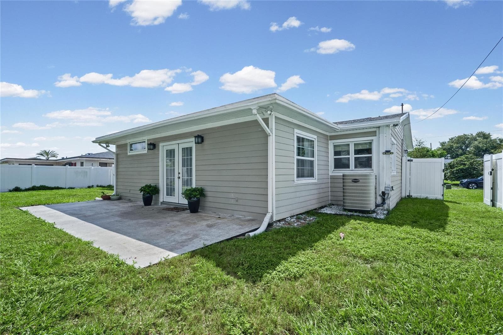 Single Family Residence at 13833 DOMINICA DR, SEMINOLE, photo 4 of 31