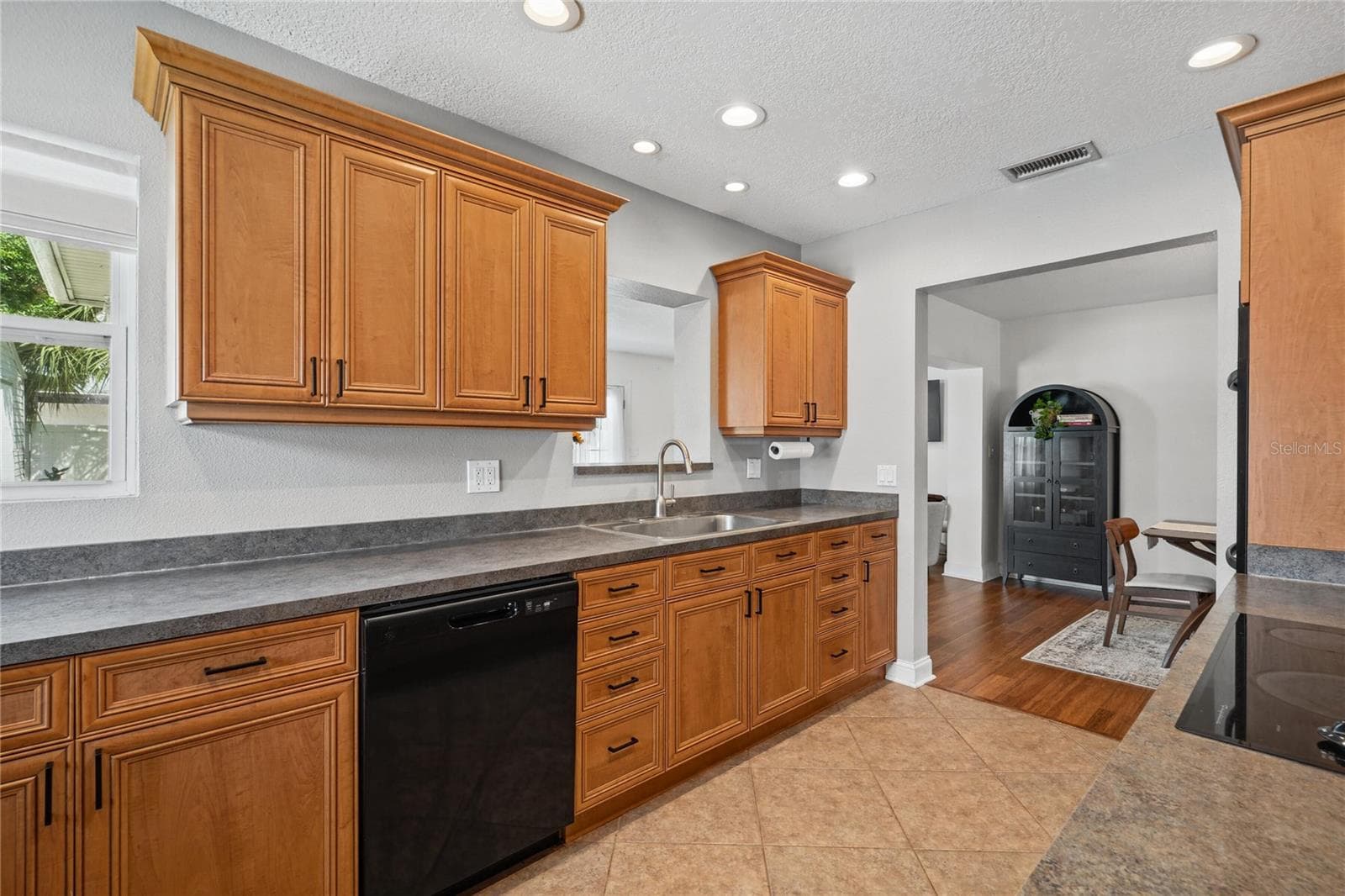 Single Family Residence at 13833 DOMINICA DR, SEMINOLE, photo 8 of 31