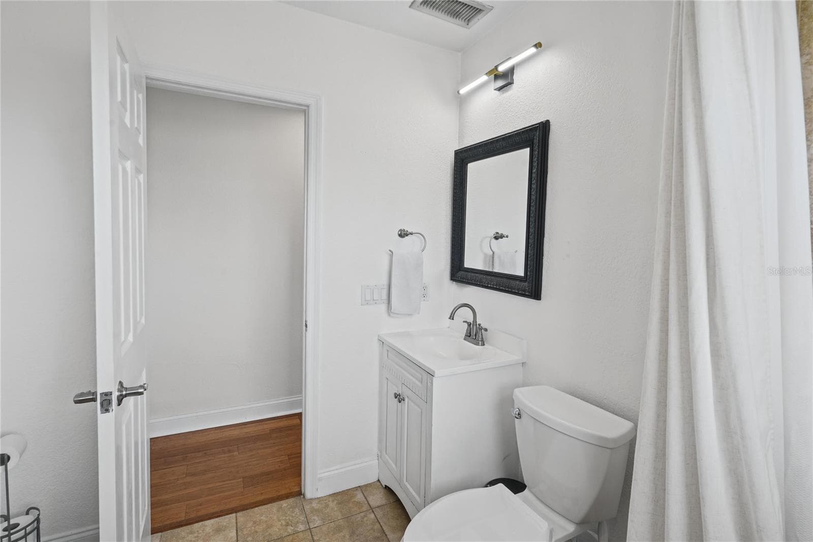 Single Family Residence at 13833 DOMINICA DR, SEMINOLE, photo 20 of 31