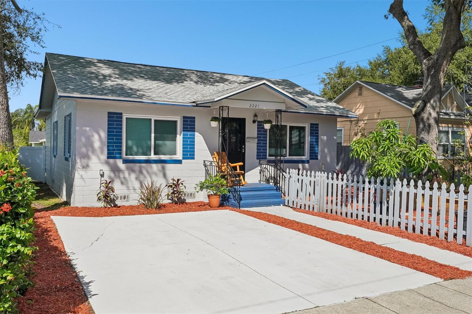 Single Family Residence at 2221 8TH AVE N, ST PETERSBURG, photo 2 of 35