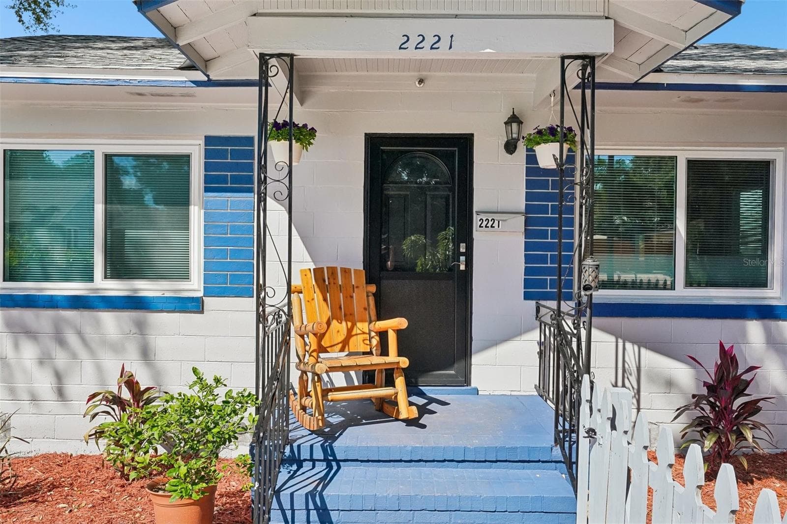 Single Family Residence at 2221 8TH AVE N, ST PETERSBURG, photo 6 of 35