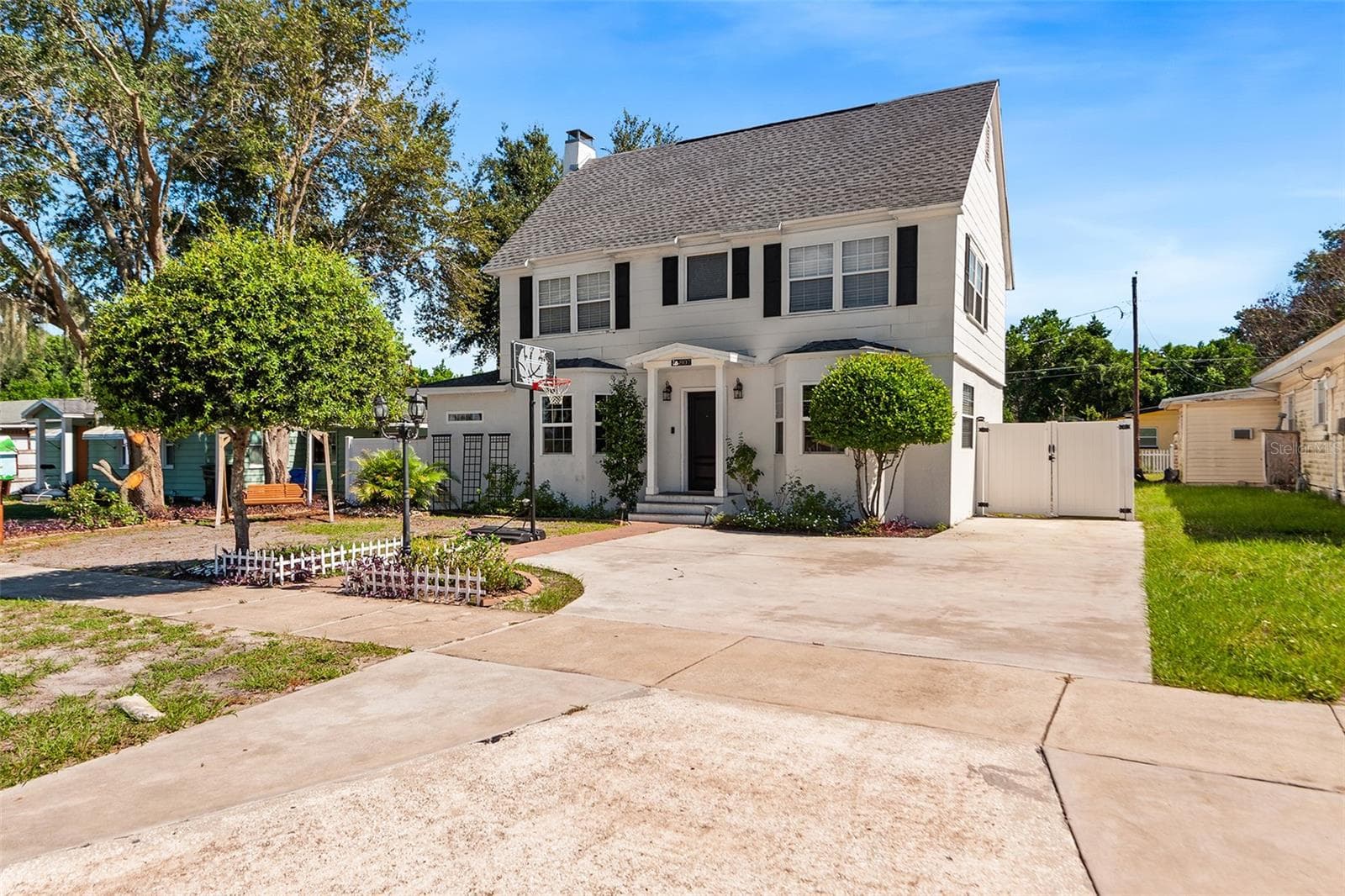 807 INTERLACHEN PKWY