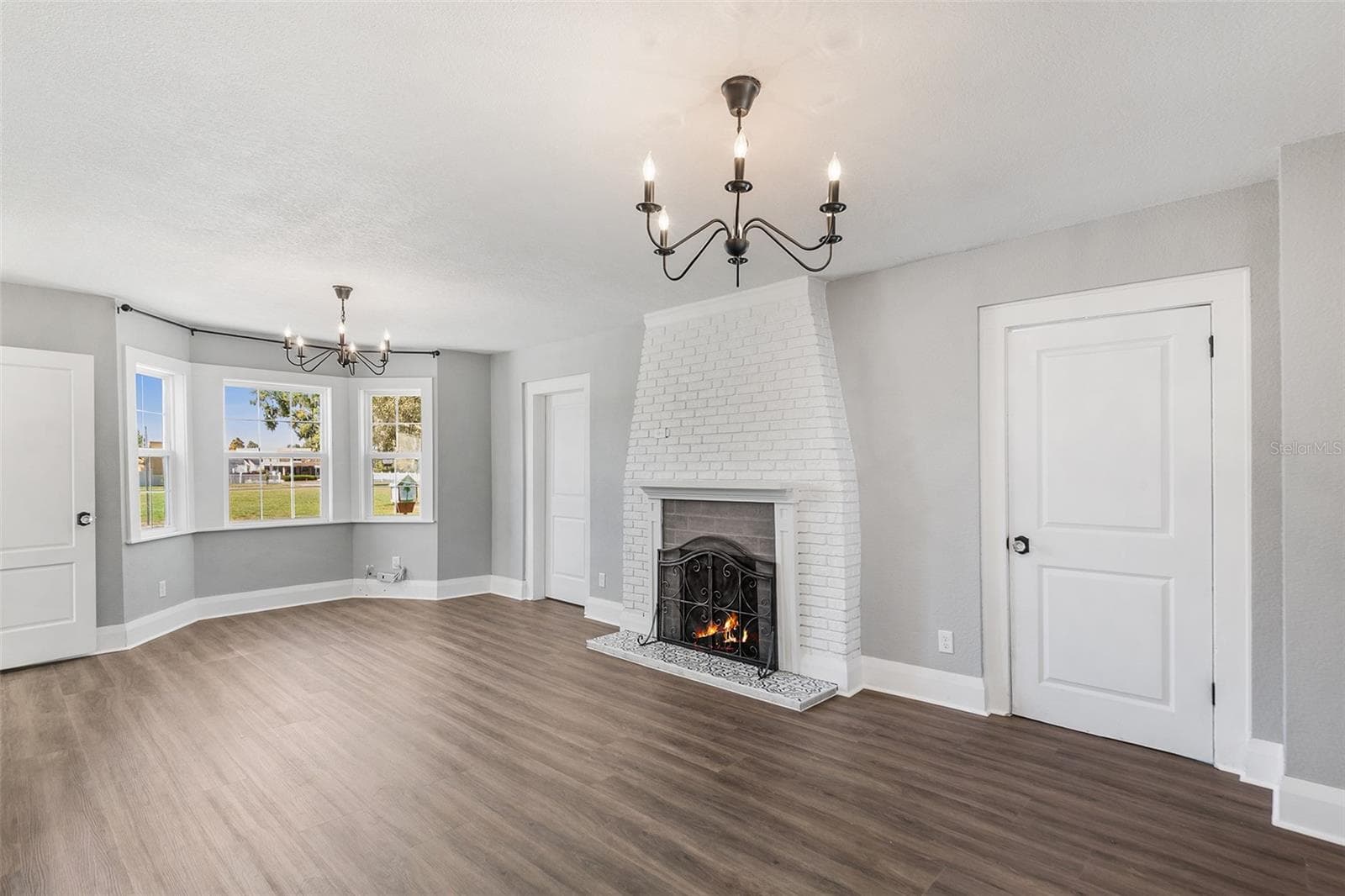 Living room - 807 INTERLACHEN PKWY, LAKELAND