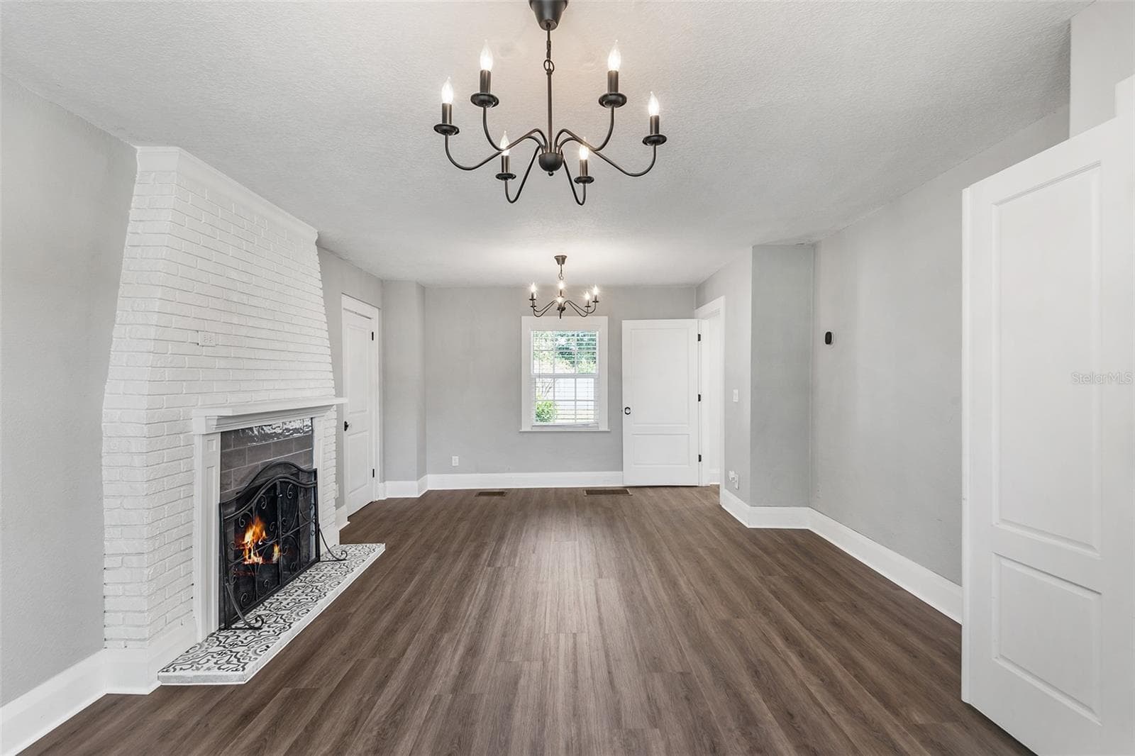 Living room - 807 INTERLACHEN PKWY, LAKELAND
