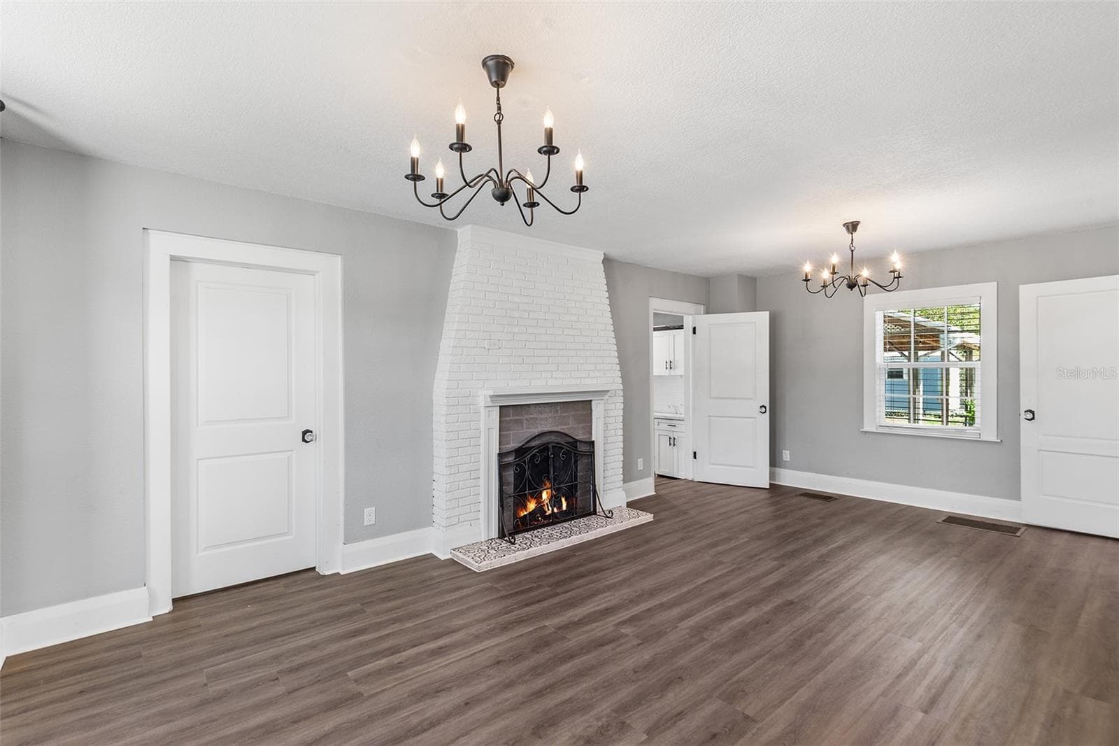 Living room - 807 INTERLACHEN PKWY, LAKELAND