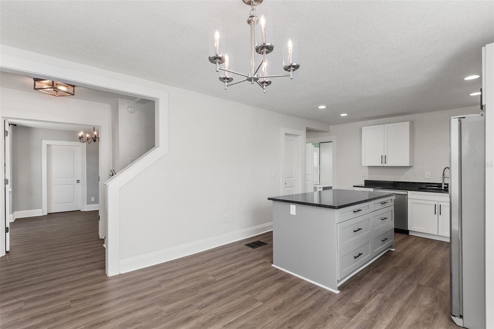 Kitchen - 807 INTERLACHEN PKWY, LAKELAND