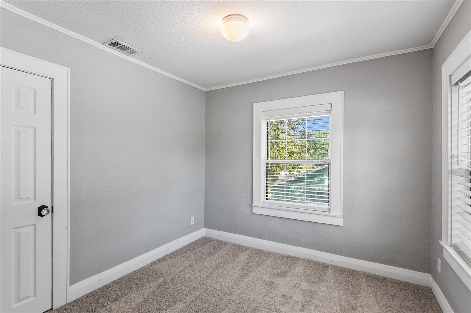 2nd bedroom upstairs - 807 INTERLACHEN PKWY, LAKELAND