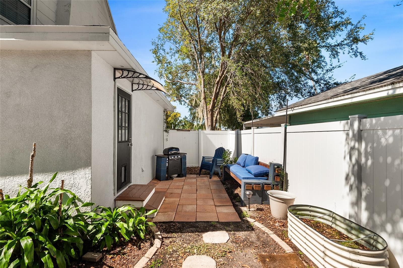 Patio area - 807 INTERLACHEN PKWY, LAKELAND